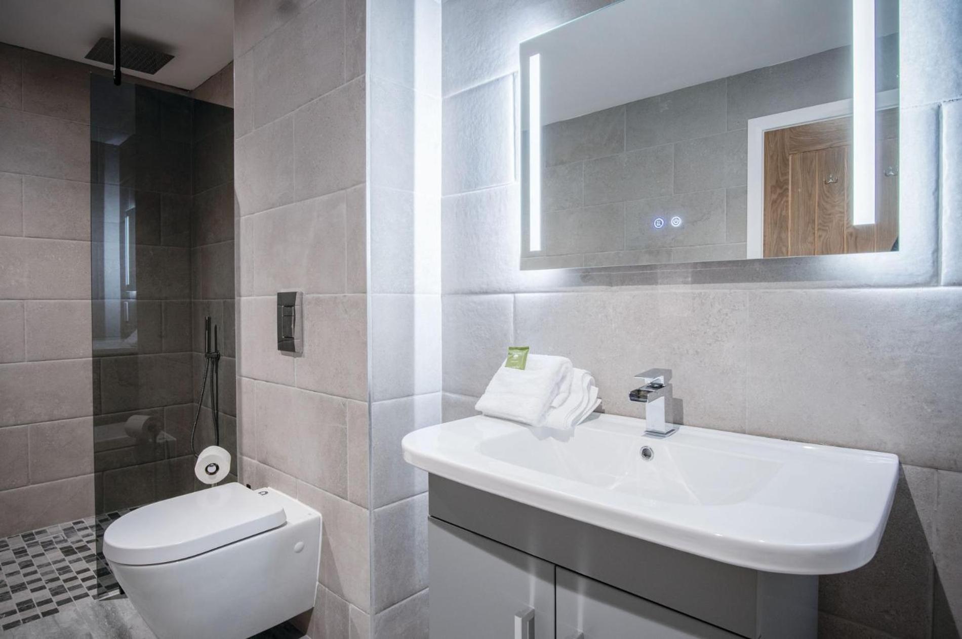 ברקון Suite 3 - Sleeping Giant Hotel - Pen Y Cae Inn מראה חיצוני תמונה
