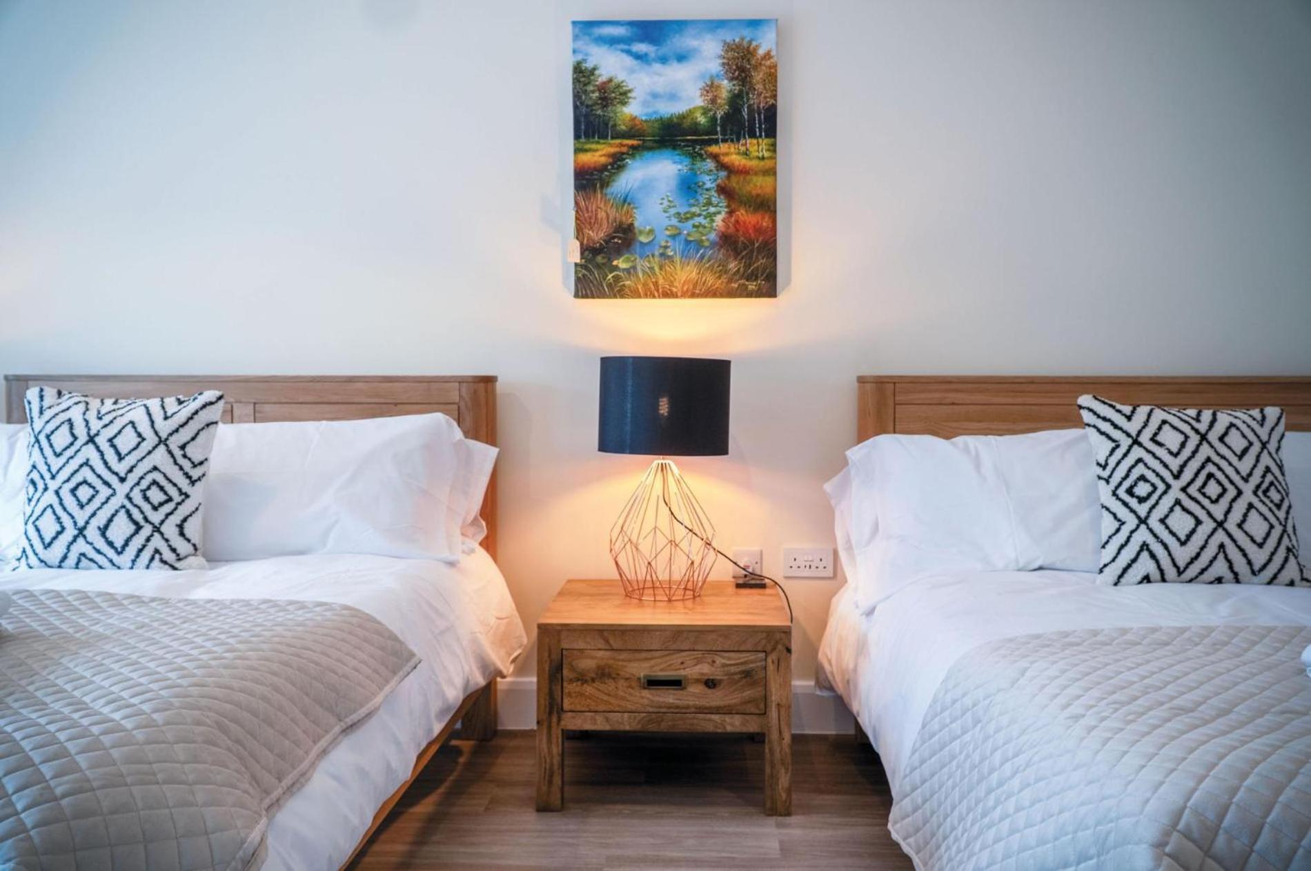 ברקון Suite 3 - Sleeping Giant Hotel - Pen Y Cae Inn מראה חיצוני תמונה